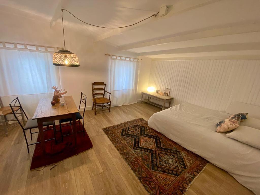 3 Studios Hyeres - Centre Ville Rue Pietonne - Manon Екстериор снимка